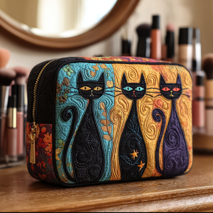 Quilted Cosmetic Bag with Curious Cat Design NCU0DK10142